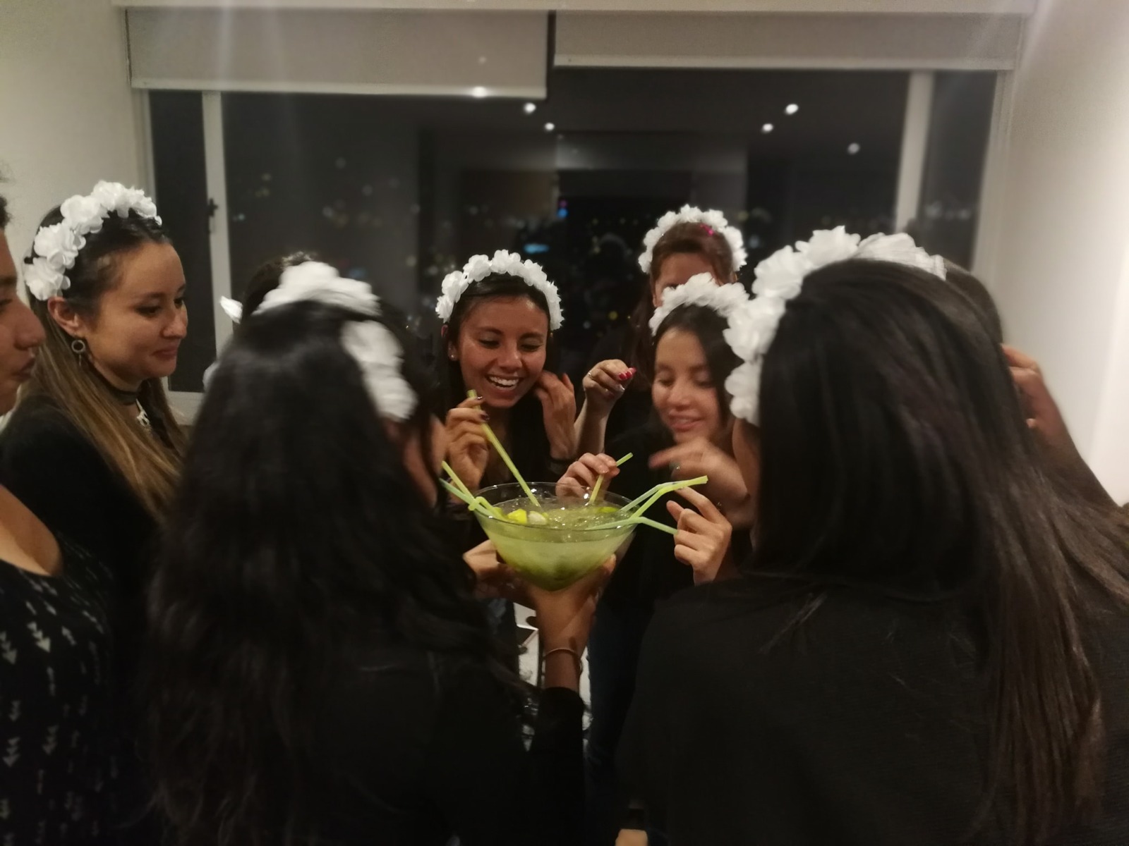 Juegos para grupos durante despedida de soltera todo incluido en Bogotá