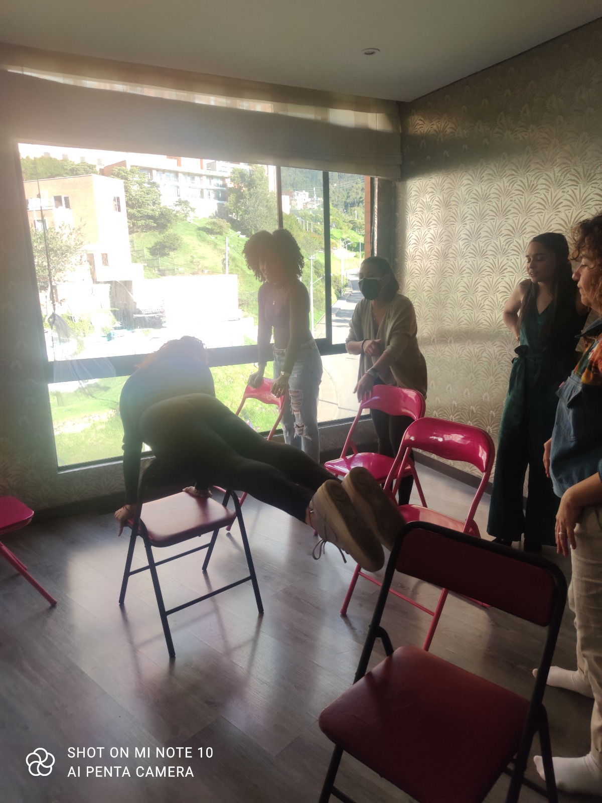 Show artístico profesional en despedida de soltera privada en Bogotá
